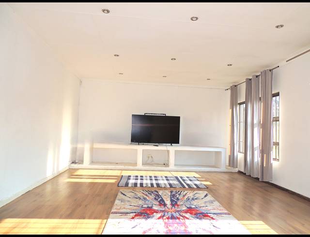4 BEDROOM HOUSE FOR SALE IN STRUBENSVALLEI